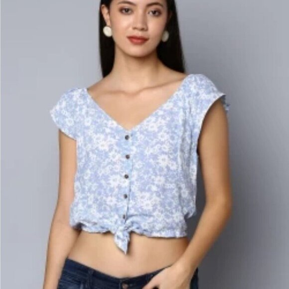 American Eagle Womens Blue Floral Crop Top Tie Front Flutter Sleeve Sz Medium - Picture 11 of 11